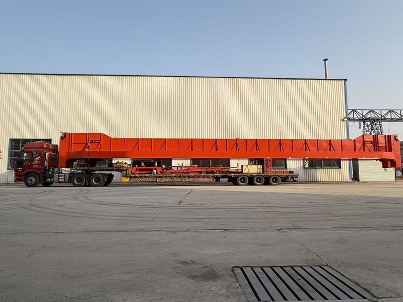 通用橋式起重機(jī) QD10t-28m 制作完成  裝車(chē)發(fā)出